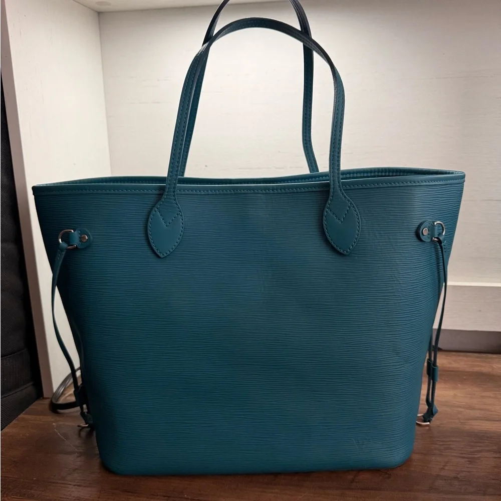 Louis Vuitton Epi Leather Neverfull MM in Teal